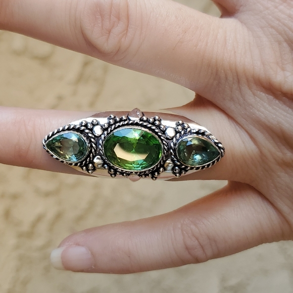 New Tsavorite 925 Silver Statement Ring. - Picture 7 of 16